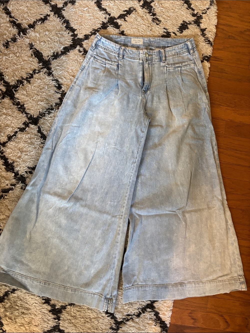 Pilcro Light Wash Wide Leg Jeans - Picture 3 of 5